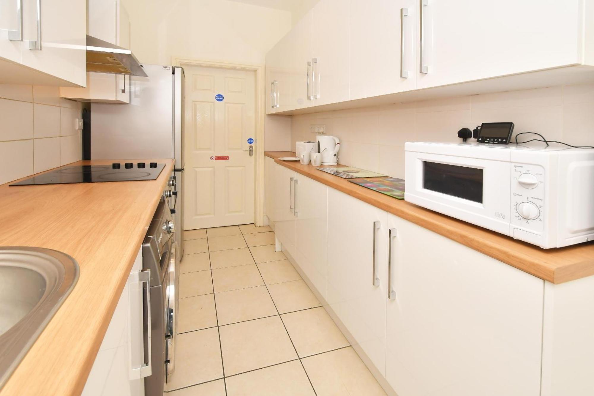 Townhouse @ 178 Ruskin Road Crewe Exterior photo
